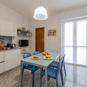 https://stromboli-22-elegante-appartamento.it-lombardy.com